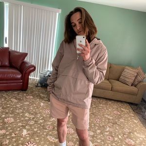 Meet your Posher, Levi